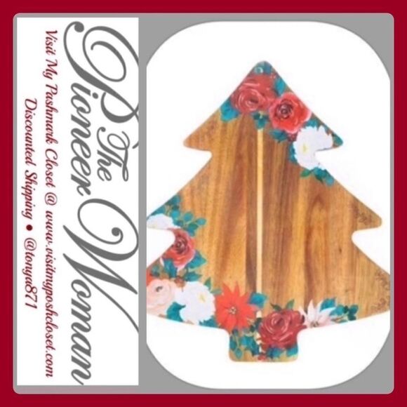 🦋 New Pioneer Woman Acacia Christmas Tree Charcuterie Cutting Board - Picture 1 of 9